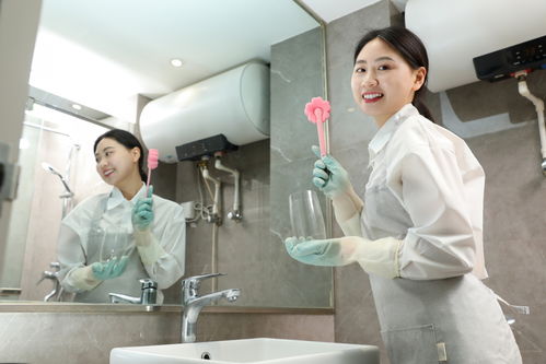 衛(wèi)生間清潔整理保潔服務(wù)女性人物攝影圖 攝影